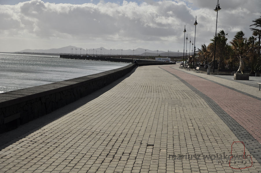 lanzarotte w lutym deptak w Arrecife