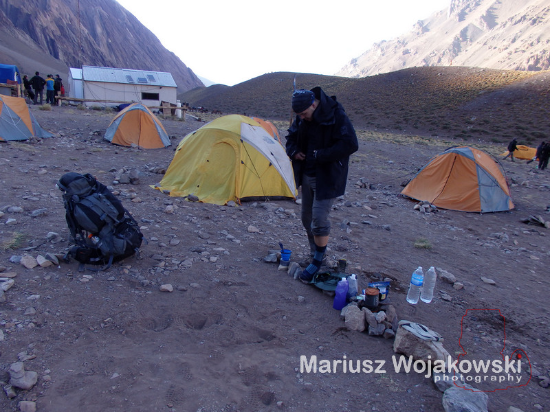 Ruszamy do Plaza del Mulaz. Najdłuższy odcinek nie jest przyjemny.