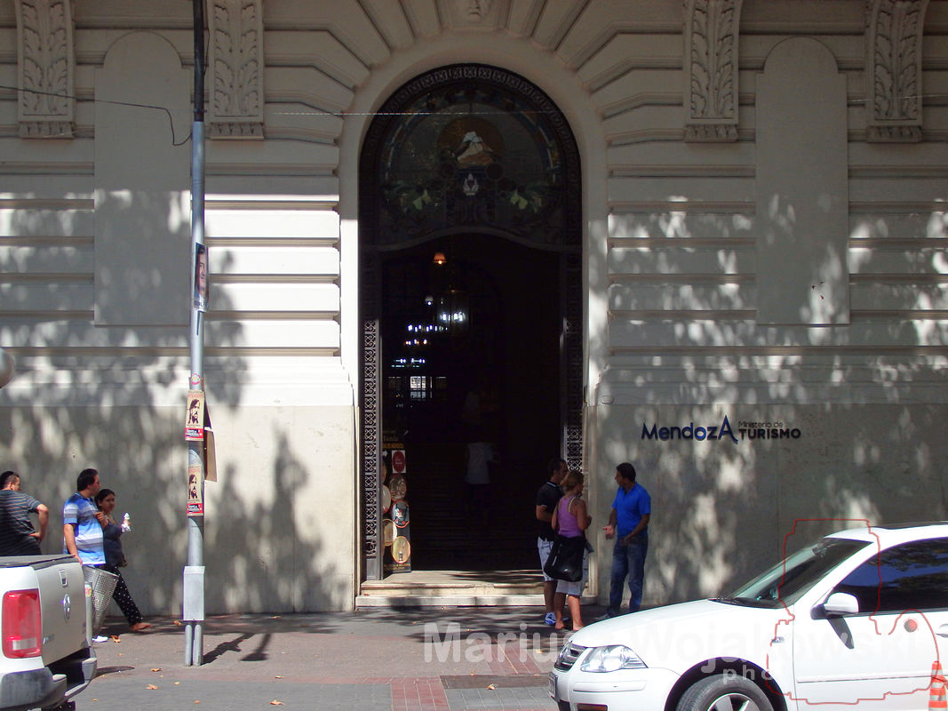 wyprawa aconcaqua-brama i wejście do siedziby parku - tutaj dostaniesz permit