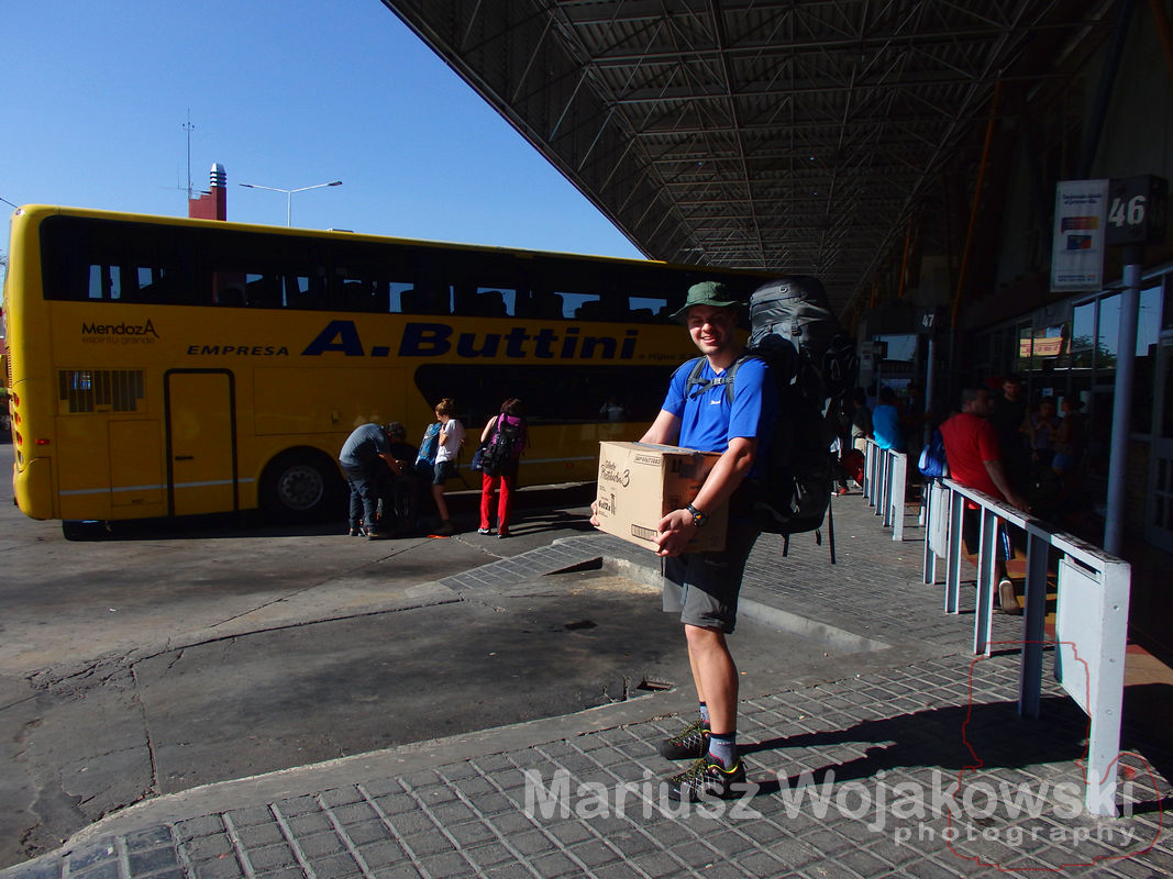 wyprawa aconcagua-Łukasz z zakupami  - na plecy już nie weszło:)