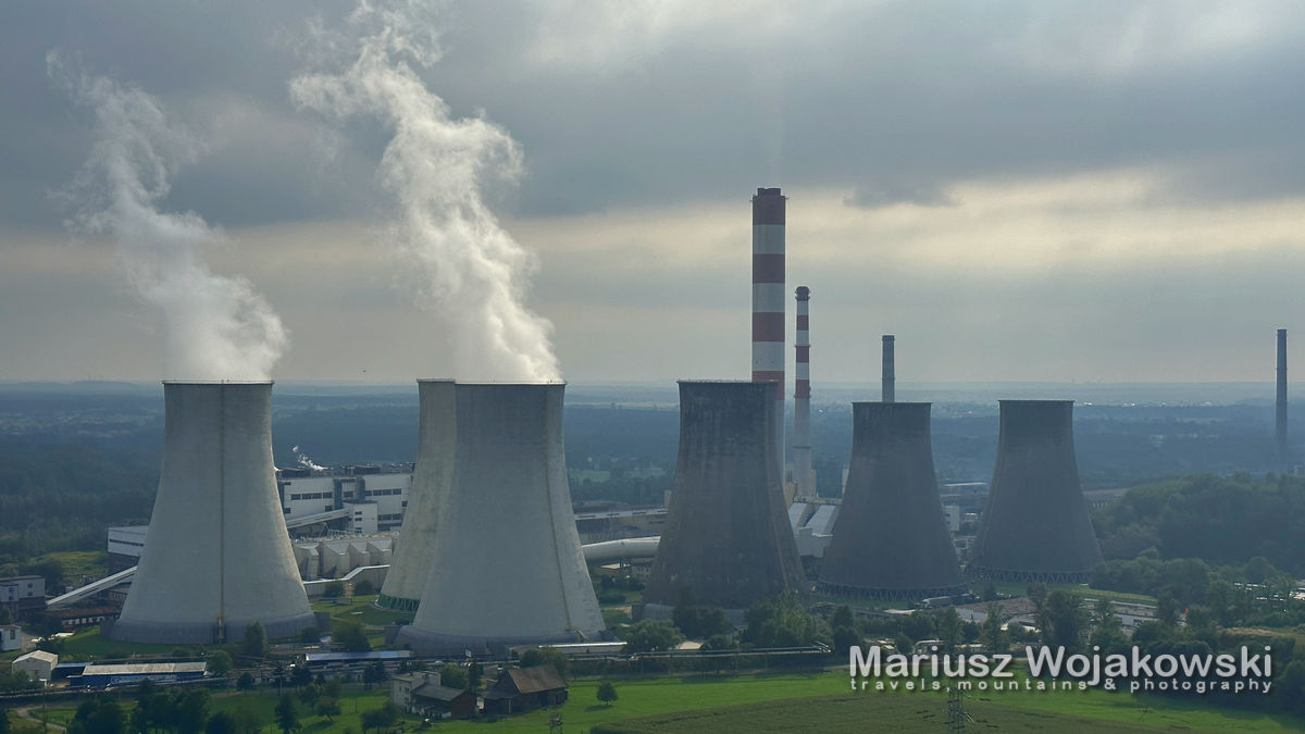 Kominy i hałdy. Swojskie klimaty w rejonie.